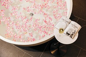 The Langham, Gold Coast and Jewel Residences