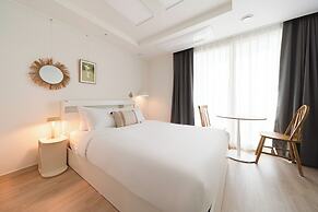 Urbanstay Sokcho Deungdae Beach