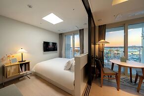 Urbanstay Sokcho Deungdae Beach