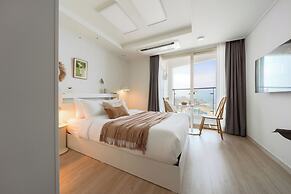 Urbanstay Sokcho Deungdae Beach