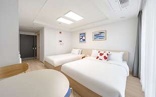 Urbanstay Sokcho Deungdae Beach