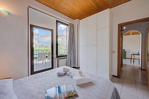 Al Peveri - Private Parking & Near Lake