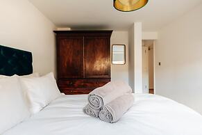 CH Apt 4 2bed in Bath