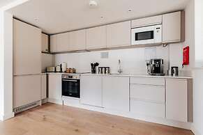 CH Apt 4 2bed in Bath