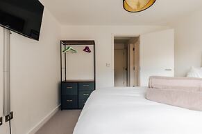 CH Apt 4 2bed in Bath