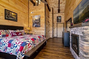 A Bear-riffic View - 4 Bedrooms, 4.5 Baths, Sleeps 14 4 Cabin by Redaw