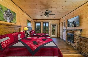 A Bear-riffic View - 4 Bedrooms, 4.5 Baths, Sleeps 14 4 Cabin by Redaw