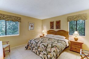 Dog Friendly Beach Wood Condo, Minutes Away from Atlantic Ocean by Red