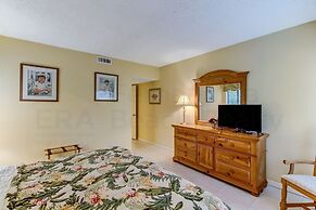 Dog Friendly Beach Wood Condo, Minutes Away from Atlantic Ocean by Red