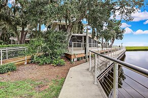Dog Friendly Beach Wood Condo, Minutes Away from Atlantic Ocean by Red