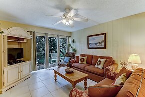 Dog Friendly Beach Wood Condo, Minutes Away from Atlantic Ocean by Red