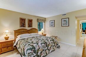 Dog Friendly Beach Wood Condo, Minutes Away from Atlantic Ocean by Red