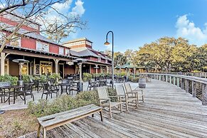 Dog Friendly Beach Wood Condo, Minutes Away from Atlantic Ocean by Red