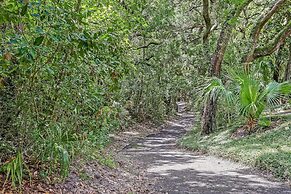 Dog Friendly Beach Wood Condo, Minutes Away from Atlantic Ocean by Red