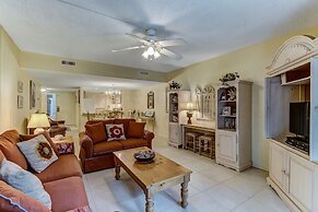 Dog Friendly Beach Wood Condo, Minutes Away from Atlantic Ocean by Red
