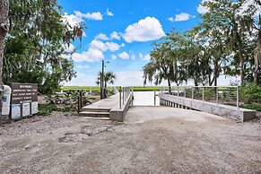 Dog Friendly Beach Wood Condo, Minutes Away from Atlantic Ocean by Red