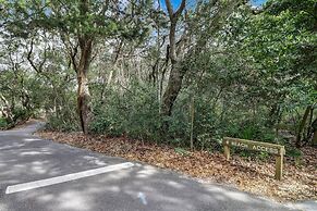 Dog Friendly Beach Wood Condo, Minutes Away from Atlantic Ocean by Red