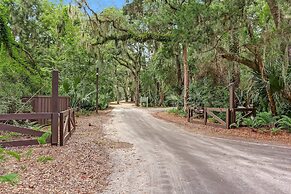 Dog Friendly Beach Wood Condo, Minutes Away from Atlantic Ocean by Red