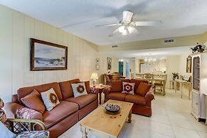 Dog Friendly Beach Wood Condo, Minutes Away from Atlantic Ocean by Red