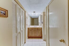 Dog Friendly Beach Wood Condo, Minutes Away from Atlantic Ocean by Red