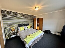 Le Morne- 5 Bed Luxury Coastal Retreat