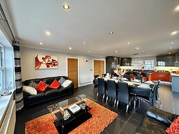 Le Morne- 5 Bed Luxury Coastal Retreat