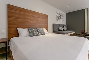 Kaab by the Beach. Condo with roofpool