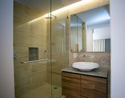 Kaab by the Beach. Condo with roofpool