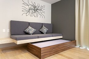 Kaab by the Beach. Condo with roofpool