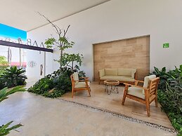Kaab by the Beach. Condo with roofpool
