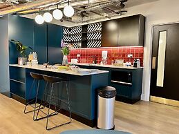 Superior 1 - bed Apartment in Wembley