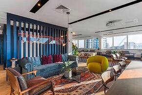 Superior 1 - bed Apartment in Wembley