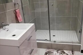 Remarkable 3-bed Apartment in Fourways, Sandton