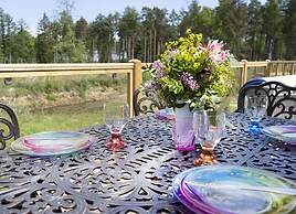 Hollicarrs - Lilypad Lodge