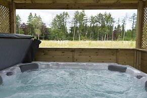 Hollicarrs - Lilypad Lodge