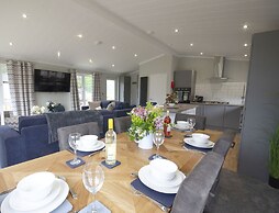 Hollicarrs - Lilypad Lodge