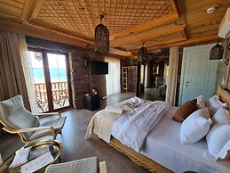 Amber Suites Akyaka +6