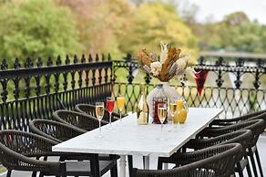 Victoria Colonnade ApartHotel