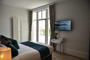 Victoria Colonnade ApartHotel