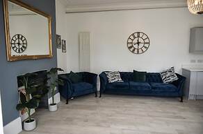 Victoria Colonnade ApartHotel