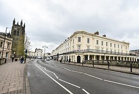 Victoria Colonnade ApartHotel