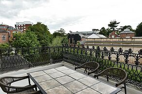 Victoria Colonnade ApartHotel