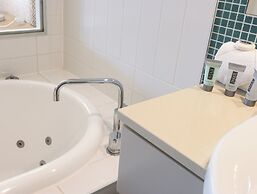 Pepper in Salt Apartments