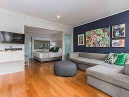 Pepper in Salt Apartments