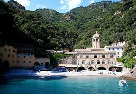 Acquario Genova12 300mt From Sea Centre