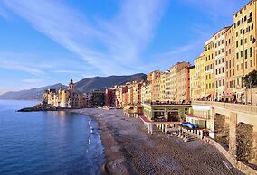 Acquario Genova12 300mt From Sea Centre
