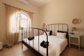 Central Apartments by Konnect, Ipsos