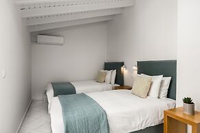 The Seaview Corner Apartments by Konnect, Ipsos