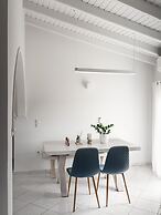 The Seaview Corner Apartments by Konnect, Ipsos