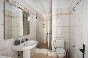 The Seaview Corner Apartments by Konnect, Ipsos